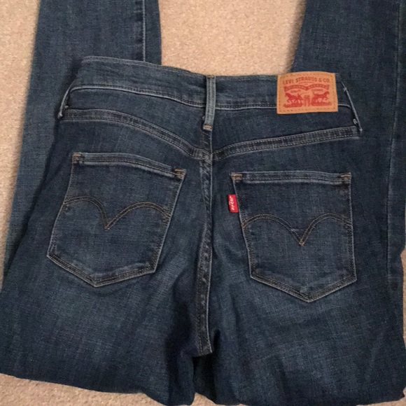Levi’s denim jeans size 25 shaping skinny - Picture 3 of 3